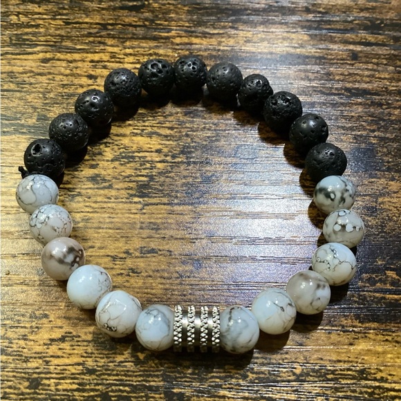 Bracelets - Picture 5 of 6